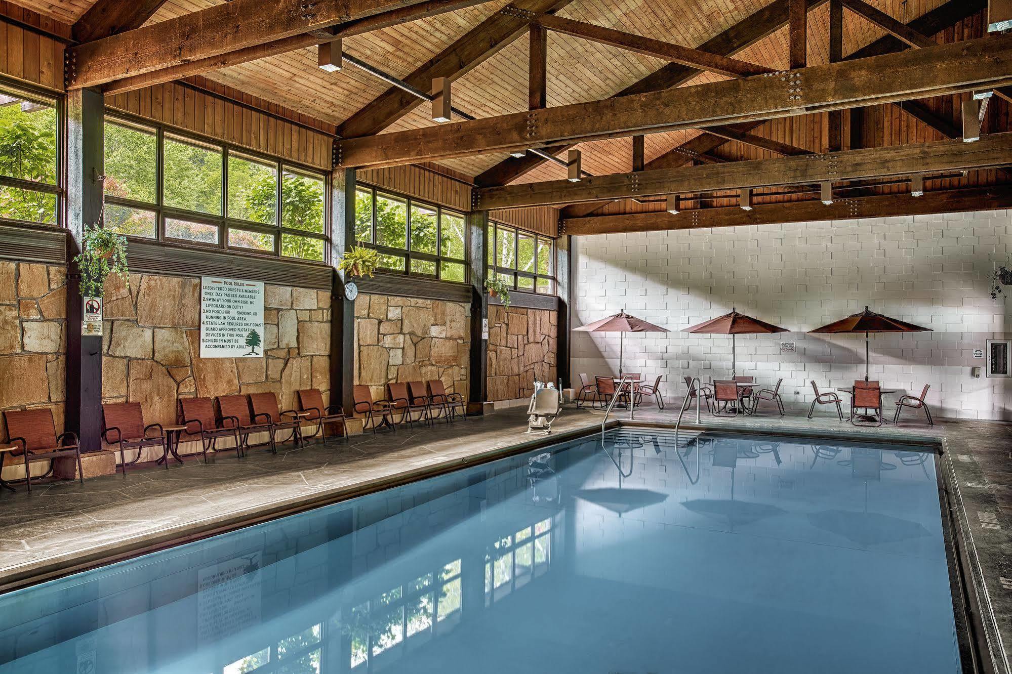 Mohican Lodge And Conference Center Perrysville Exterior photo